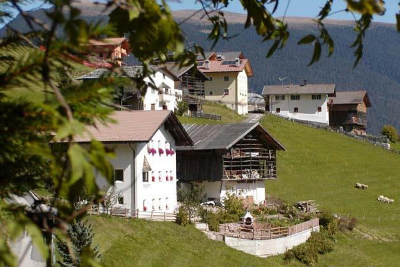Agriturismo Apartments Tuene Ortisei Exteriör bild