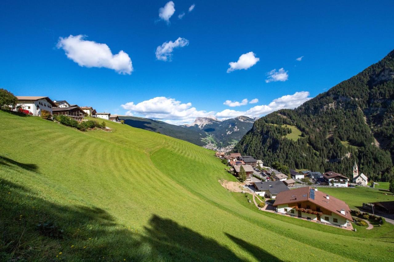 Agriturismo Apartments Tuene Ortisei Exteriör bild