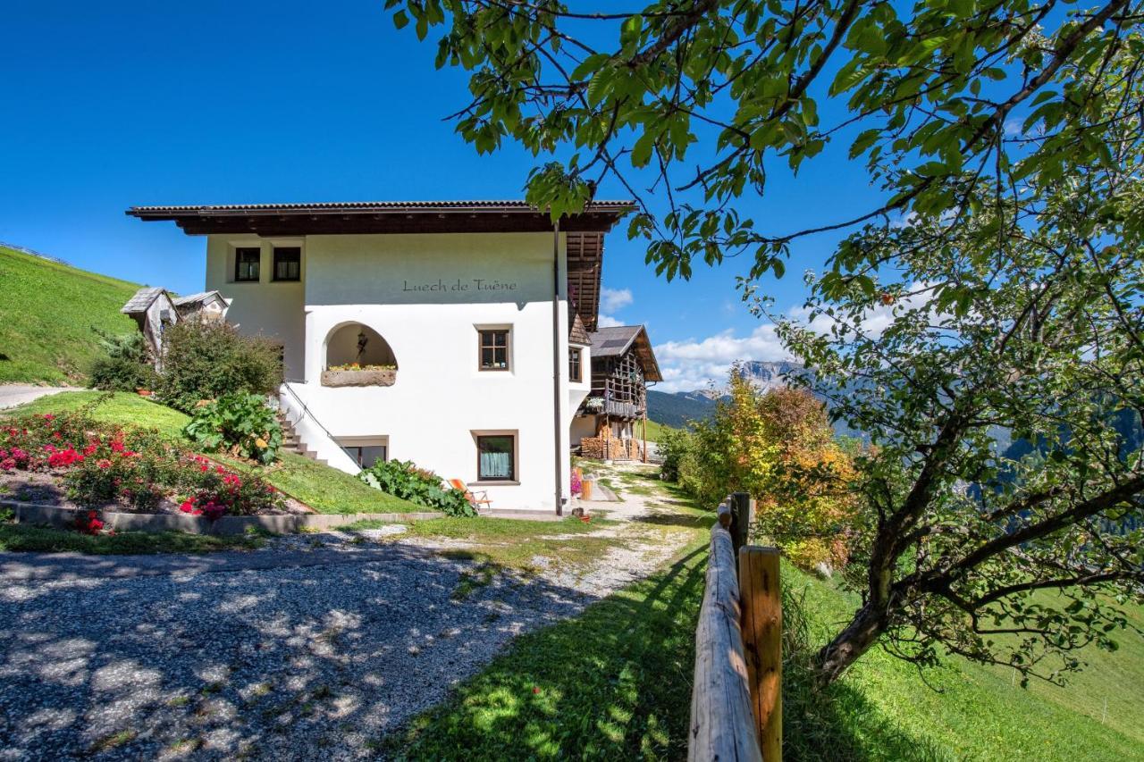 Agriturismo Apartments Tuene Ortisei Exteriör bild