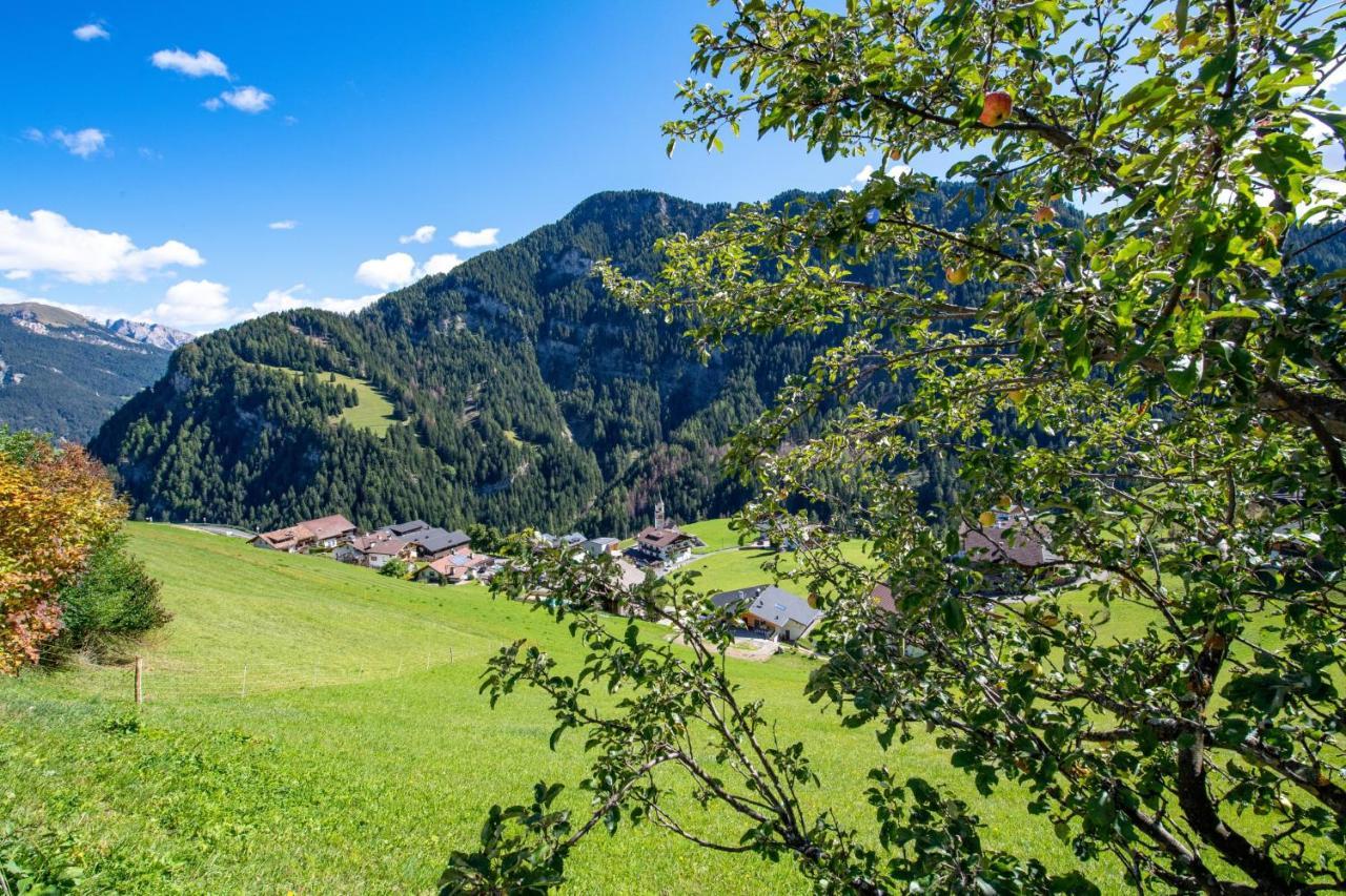 Agriturismo Apartments Tuene Ortisei Exteriör bild