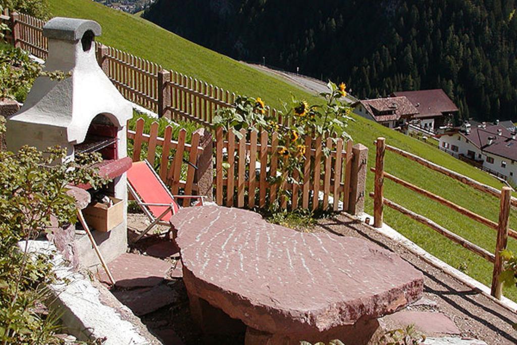 Agriturismo Apartments Tuene Ortisei Exteriör bild